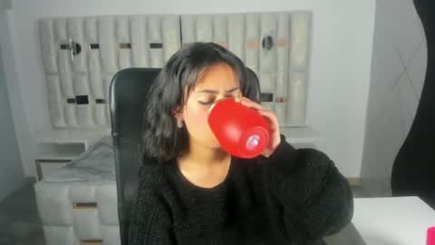bonniebloom_ online show from August 12, 8:49 am