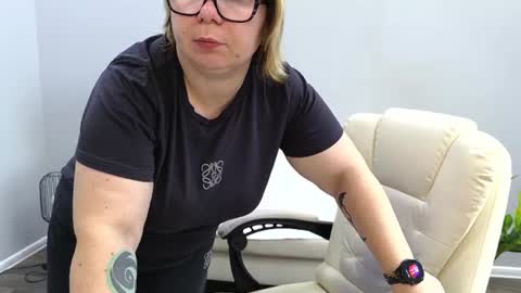 bonnnyboobsy online show from August 10, 5:09 am