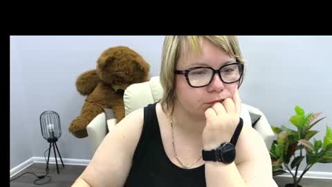 bonnnyboobsy online show from August 11, 10:56 pm