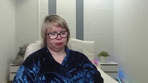 bonnnyboobsy online show from August 12, 9:50 pm