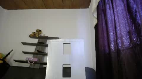 KIM     online show from June 20, 10:21 pm