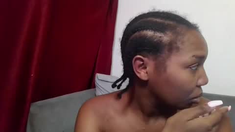 bootie_caramel online show from June 21, 10:38 am