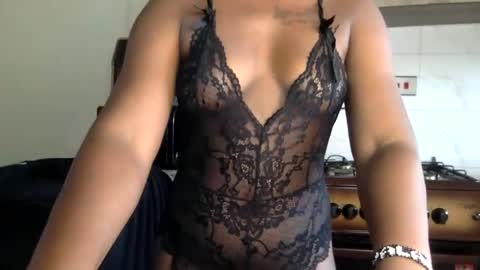 vee online show from July 20, 11:35 am