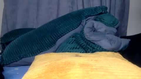 vee online show from August 14, 9:18 pm