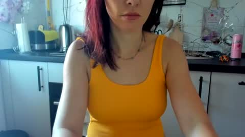 Klaras room online show from August 4, 9:50 am