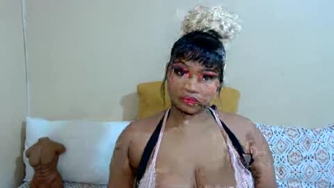 bootyshakerxxxx online show from August 12, 7:22 am