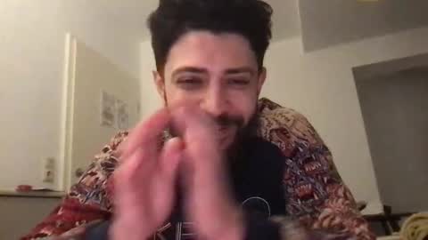 boualem92 online show from March 2, 5:26 am