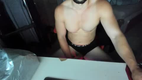 boy_boy22 online show from August 12, 11:40 pm