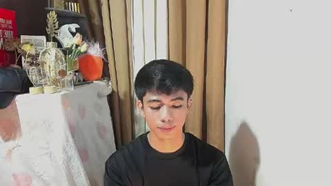 HI IM JAMES DONT FORGET GIVE ME THUMBS UP AND JOIN TO MY FANCLUB online show from August 2, 3:02 am