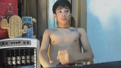HI IM JAMES DONT FORGET GIVE ME THUMBS UP AND JOIN TO MY FANCLUB online show from August 3, 1:56 am