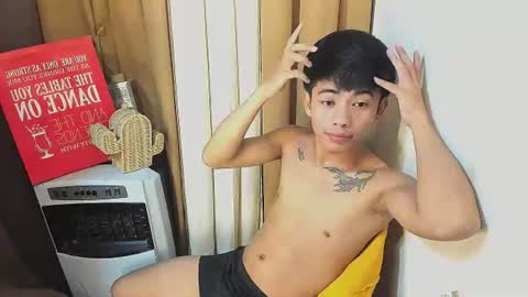 HI IM JAMES DONT FORGET GIVE ME THUMBS UP AND JOIN TO MY FANCLUB online show from August 4, 11:13 pm