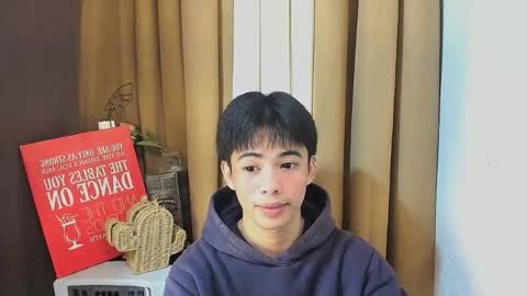 HI IM JAMES DONT FORGET GIVE ME THUMBS UP AND JOIN TO MY FANCLUB online show from August 11, 12:45 am