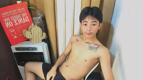 HI IM JAMES DONT FORGET GIVE ME THUMBS UP AND JOIN TO MY FANCLUB online show from August 11, 2:57 am
