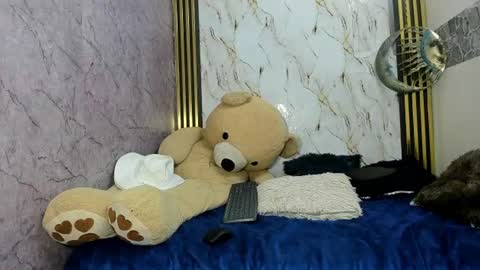 boys_curlys online show from August 10, 5:20 am