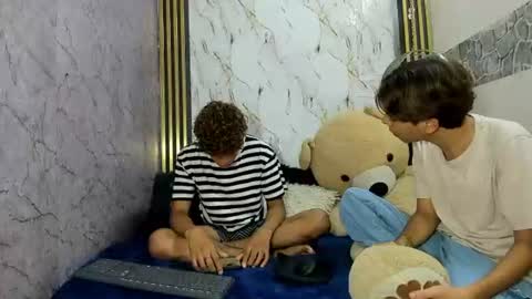 boys_curlys online show from August 12, 2:25 am