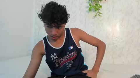 boys_roomhard online show from August 15, 7:01 am