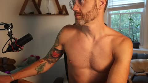 BradBronton online show from August 5, 11:41 am