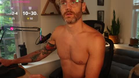 BradBronton online show from August 6, 12:26 pm