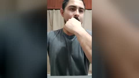 bradd_32 online show from July 24, 11:35 am