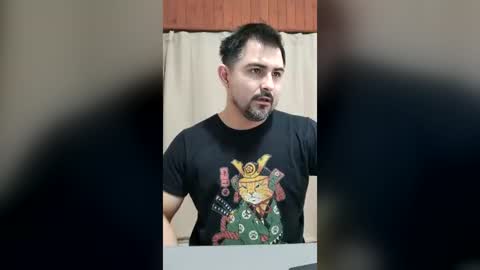 bradd_32 online show from July 31, 12:44 pm