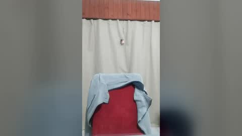 bradd_32 online show from August 3, 3:35 am