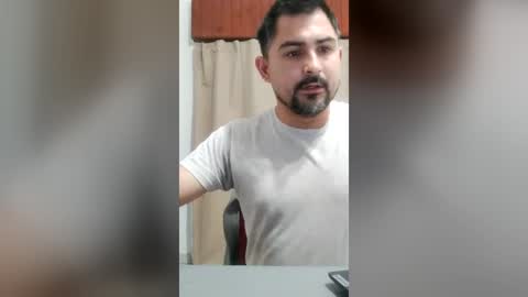 bradd_32 online show from August 3, 12:34 pm