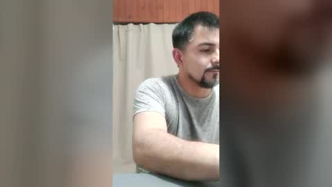 bradd_32 online show from August 4, 4:20 am