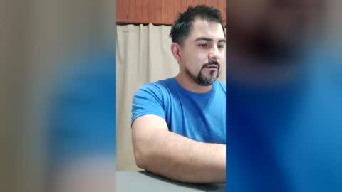 bradd_32 online show from August 7, 4:01 am