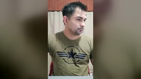 bradd_32 online show from August 11, 11:23 am
