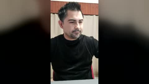 bradd_32 online show from August 13, 11:24 am