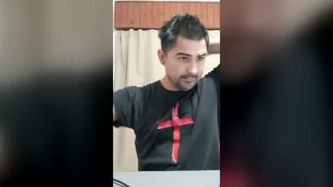 bradd_32 online show from August 13, 12:30 pm