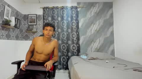 brandom_brook online show from August 13, 8:01 pm
