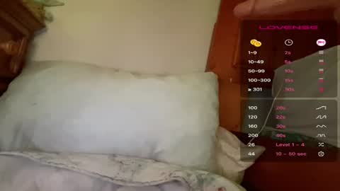 Brazilliancheeks online show from August 12, 4:15 am