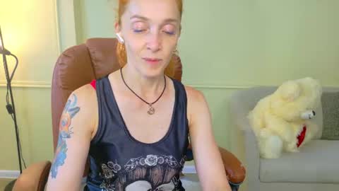 breeterner online show from August 8, 2:11 am