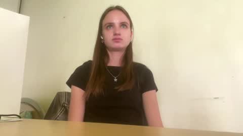 Mia online show from September 5, 5:29 pm