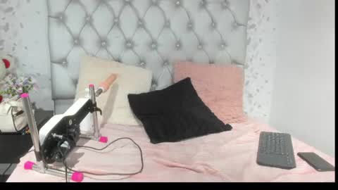brenda sofia2 online show from August 11, 9:50 pm