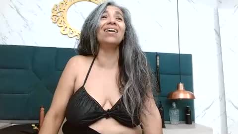brenda_velasquez online show from August 13, 1:30 am