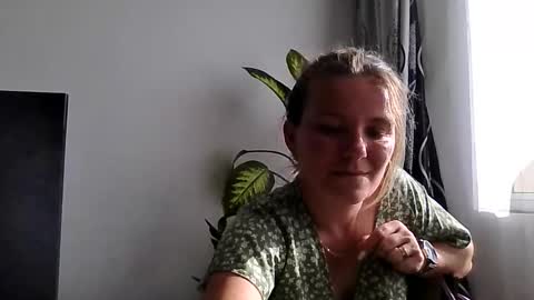 Brenda online show from June 8, 3:40 pm