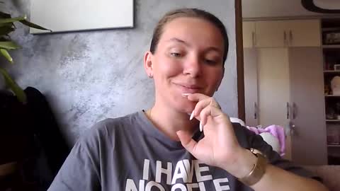 Brenda online show from June 9, 7:59 am