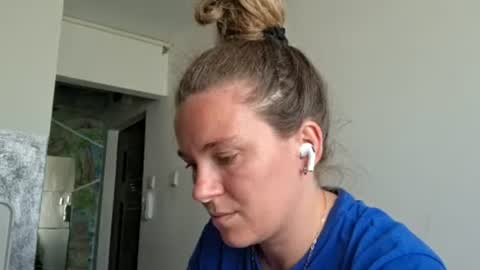Brenda online show from June 12, 8:43 am