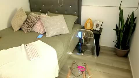 Zafira online show from May 6, 2:02 am