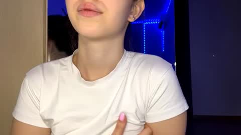 Mia   online show from August 14, 6:44 pm