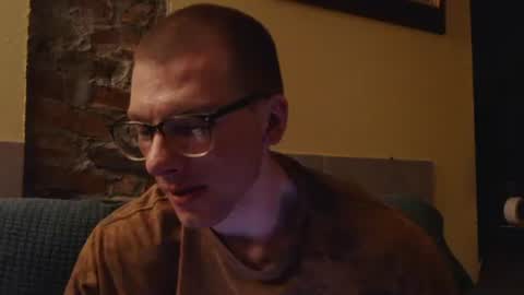 Brenden online show from April 2, 3:14 am