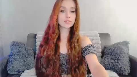 bri_fox online show from July 17, 2:06 pm