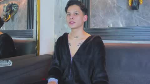 brian_hotof1 online show from July 28, 7:20 pm