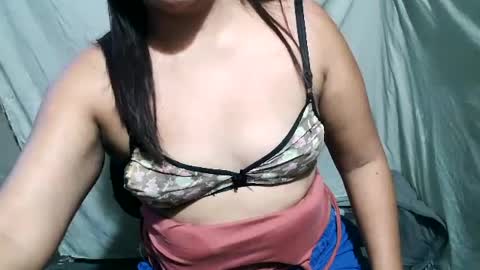 briana311387 online show from August 10, 11:50 pm