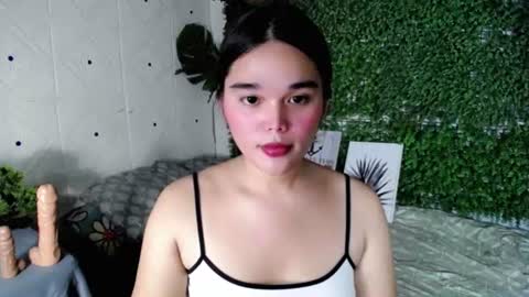 Claire online show from August 8, 2:06 pm