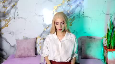 briana_white online show from July 6, 6:22 pm