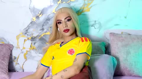 briana_white online show from July 7, 7:29 pm