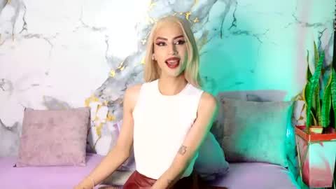 briana_white online show from July 29, 8:49 pm